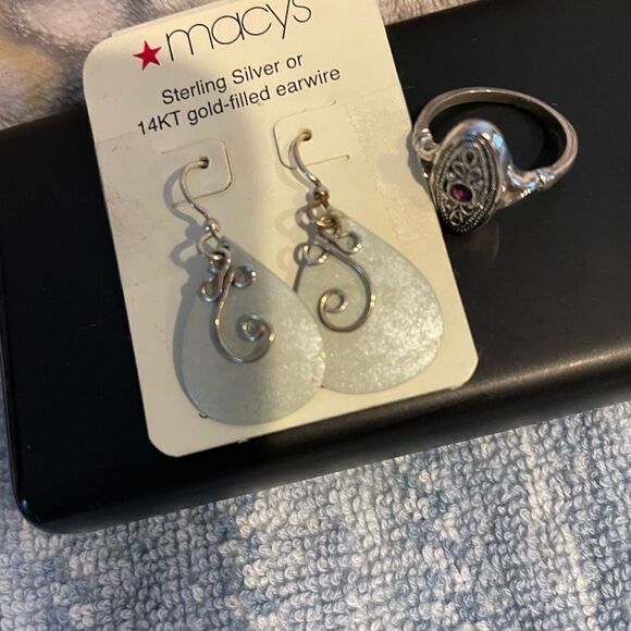 Sterling Macy’s earrings Avon silver tone ring size 5 - Picture 8 of 8